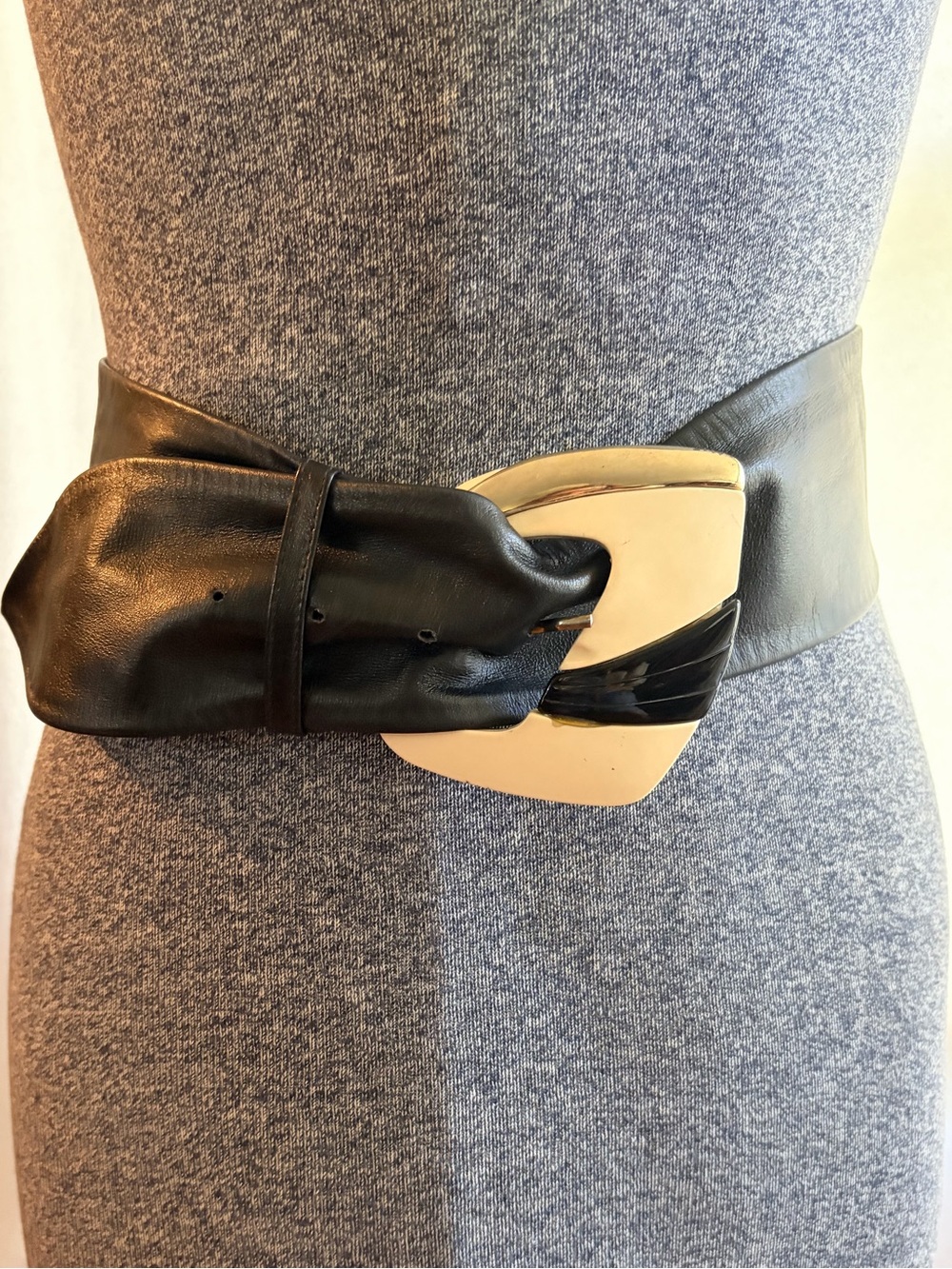 Vtg Leather Shop sash belt